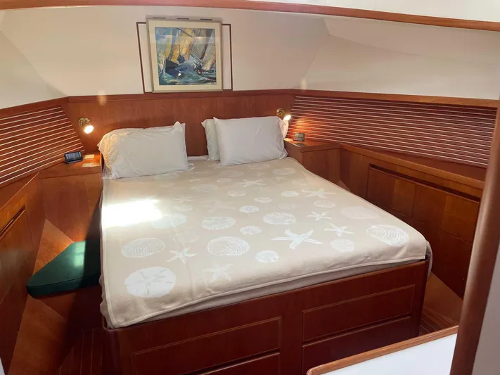 Stranraer IV Yacht Photos Pics Master Cabin Berth