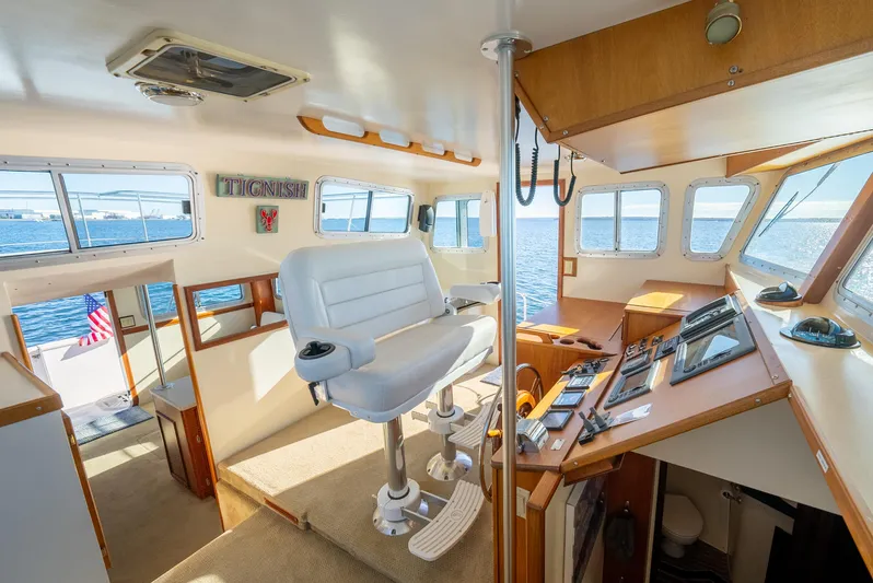 Tignish Yacht Photos Pics Helm Seating