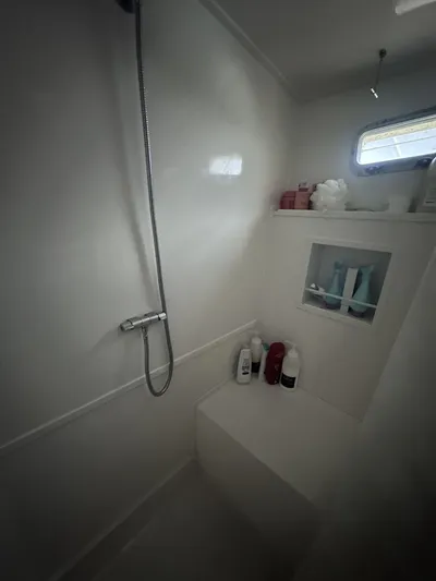 North Star Yacht Photos Pics Shower in a 2009 Wesmac 44' yacht with toiletries.