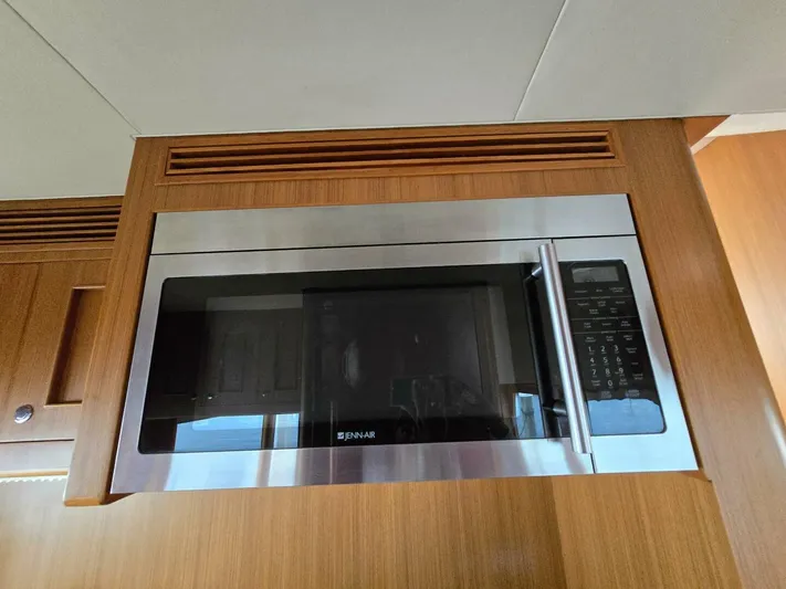 Clara Yacht Photos Pics 