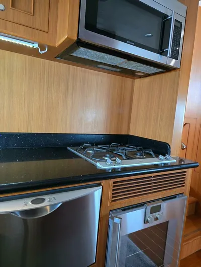 Clara Yacht Photos Pics 