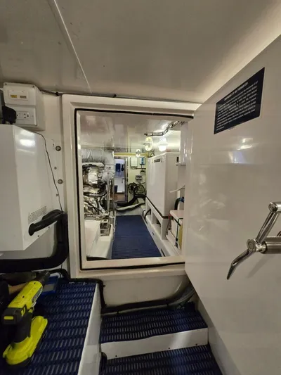 Clara Yacht Photos Pics 