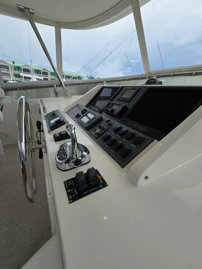 Clara Yacht Photos Pics 