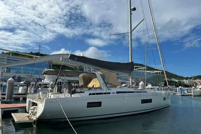2022 Beneteau Oceanis Yacht 54