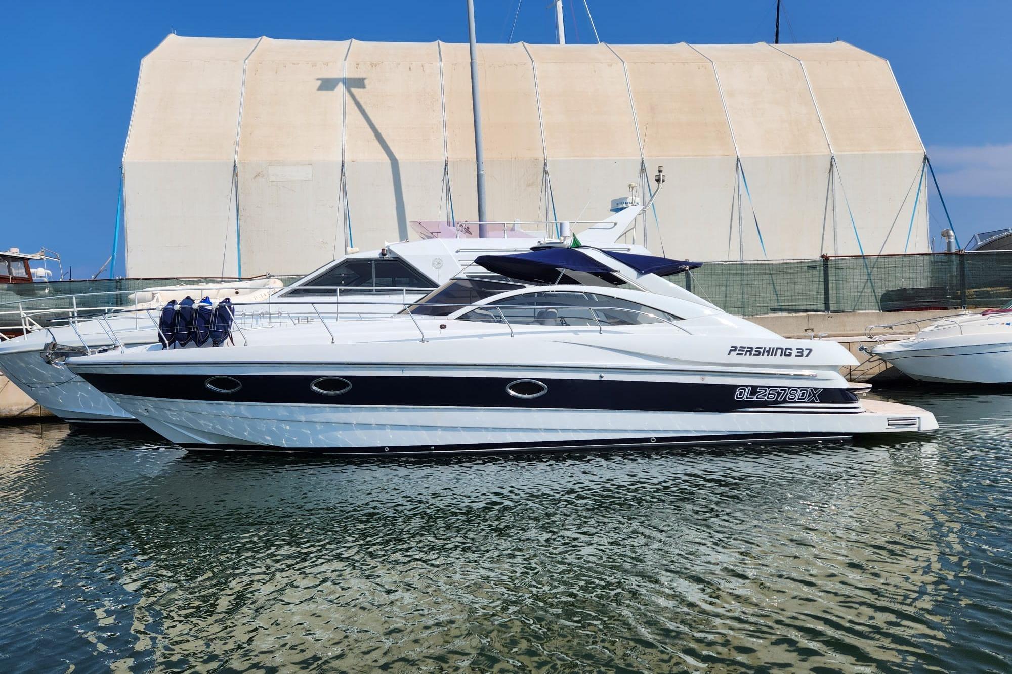 2004 Pershing 37