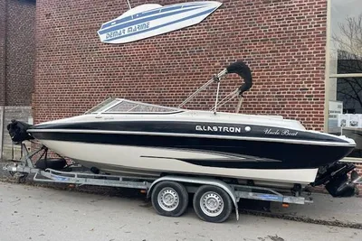 2008 Glastron GXL235