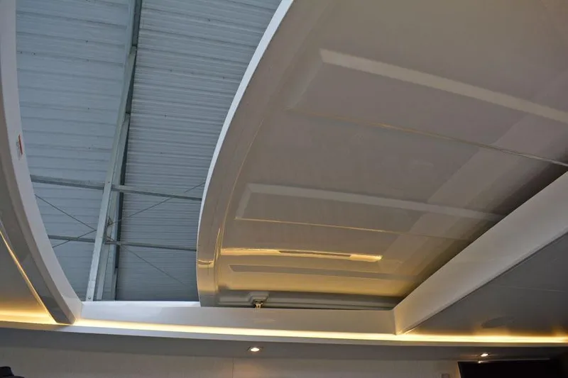  Yacht Photos Pics 2017 Sea Ray Sundancer 460 yacht interior ceiling with modern lighting.