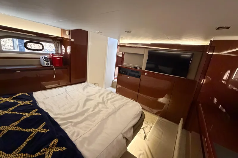  Yacht Photos Pics Luxurious interior of 2017 Sea Ray Sundancer 460 yacht with modern amenities.