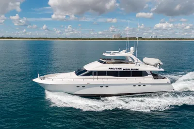Lazzara 76 Motor Yacht