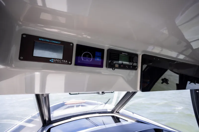 Pachanga Yacht Photos Pics Control panel of 2021 Boston Whaler 420 Outrage with Spectra Connect system.