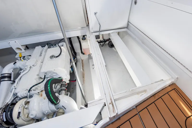 Loose Cannon Yacht Photos Pics 