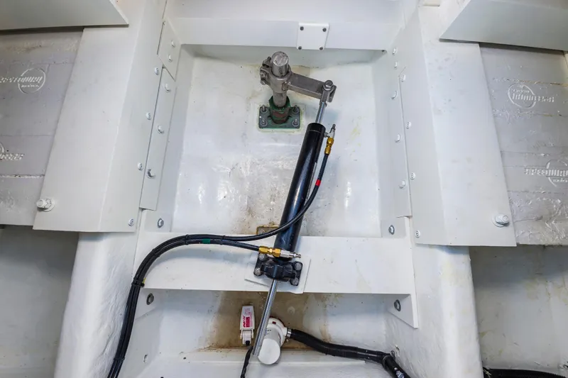 Loose Cannon Yacht Photos Pics 