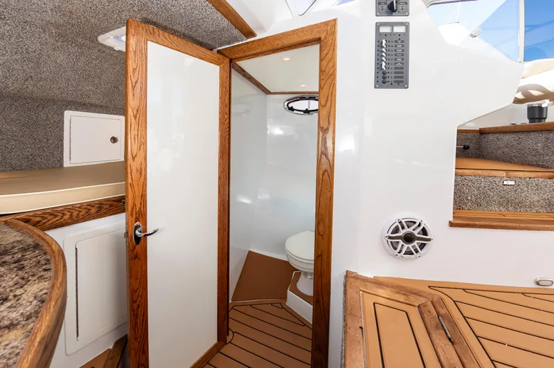 Loose Cannon Yacht Photos Pics 