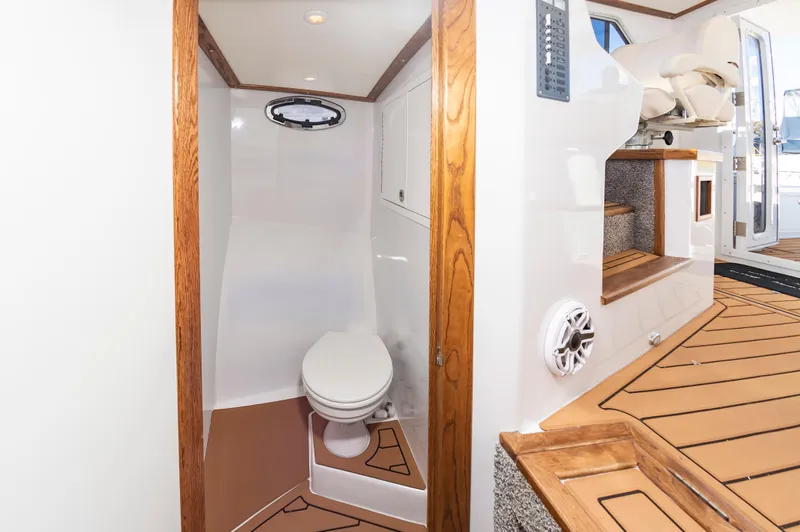 Loose Cannon Yacht Photos Pics 