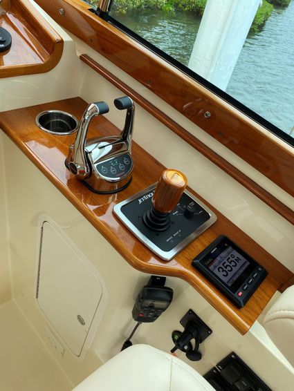 2019-34-hinckley-picnic-boat-34-mkii