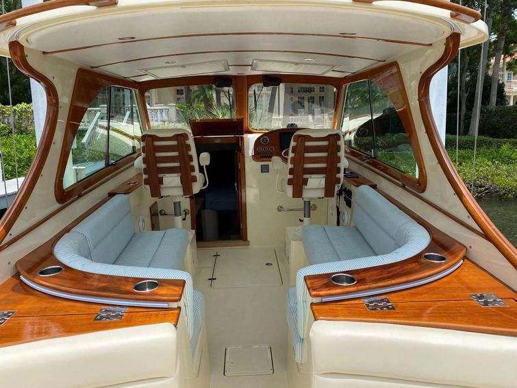 2019-34-hinckley-picnic-boat-34-mkii