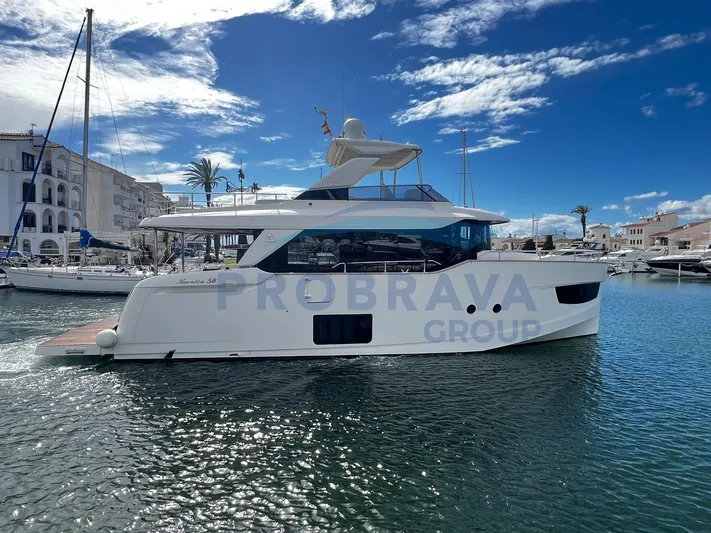 Yacht Photos Pics ABSOLUTE NAVETTA 58