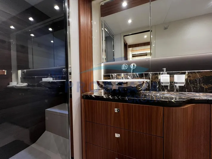  Yacht Photos Pics ABSOLUTE NAVETTA 58