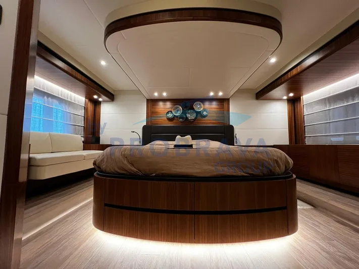  Yacht Photos Pics ABSOLUTE NAVETTA 58