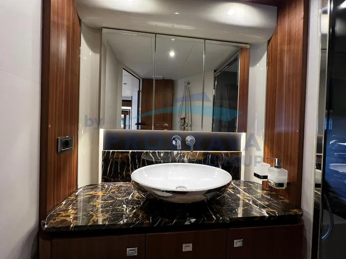  Yacht Photos Pics ABSOLUTE NAVETTA 58