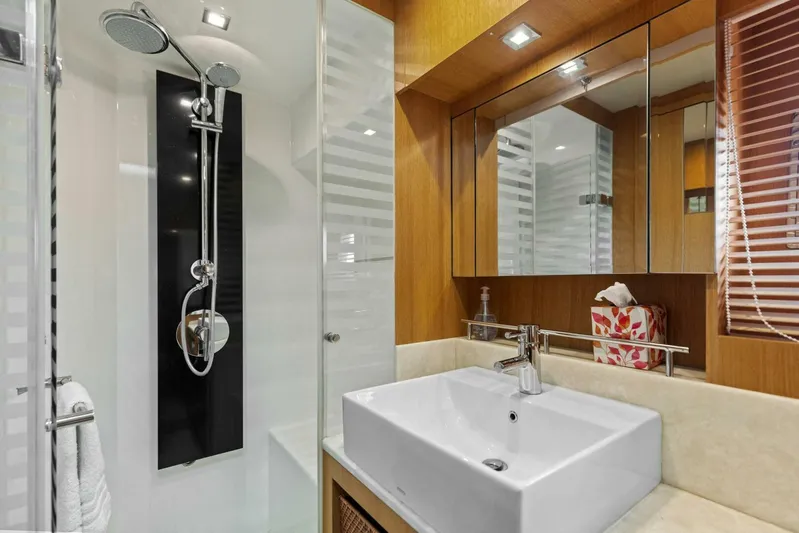 Wanderlust Yacht Photos Pics 