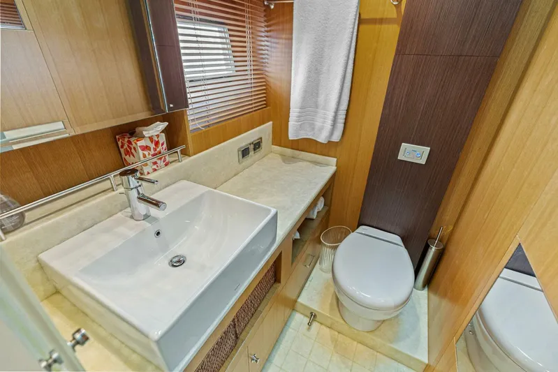 Wanderlust Yacht Photos Pics 