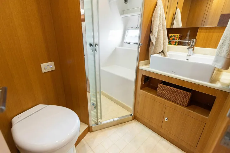 Wanderlust Yacht Photos Pics 