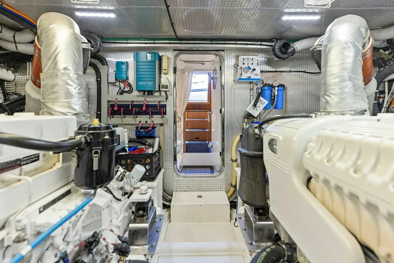 Wanderlust Yacht Photos Pics 