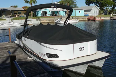 Tahoe Pontoon 2485 LTZ Rear Lounger