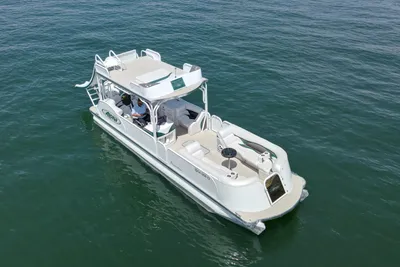 Aloha 300 Sundeck