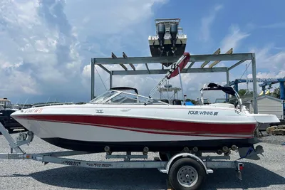 Four Winns 200 Horizon