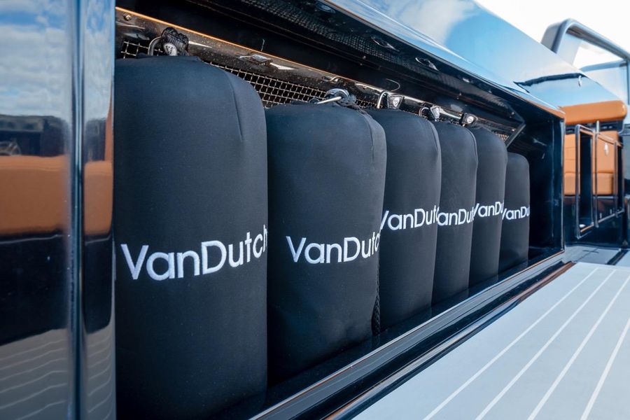 2021 VanDutch 40