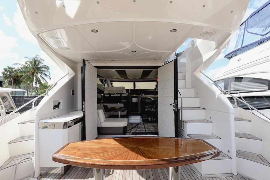 2017 Marquis 500 Sport Yacht