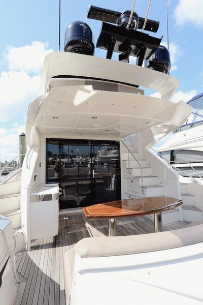 2017 Marquis 500 Sport Yacht