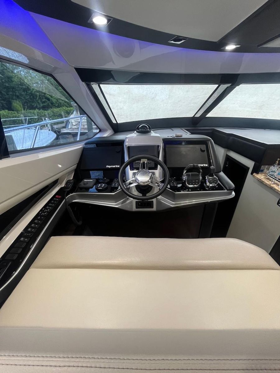 2017 Marquis 50 