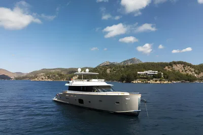 Azimut Magellano 76
