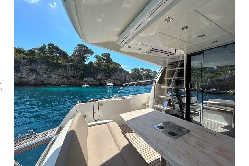 2016 Prestige 58 