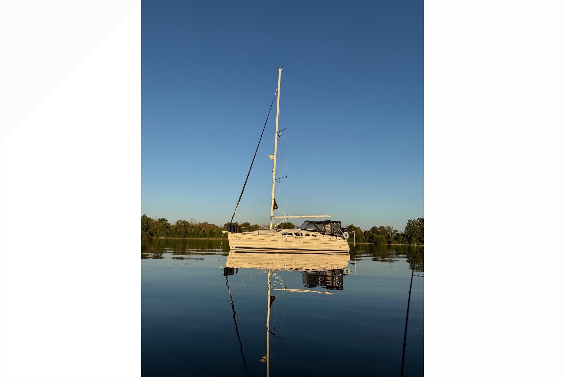 Hunter 41 Deck Salon