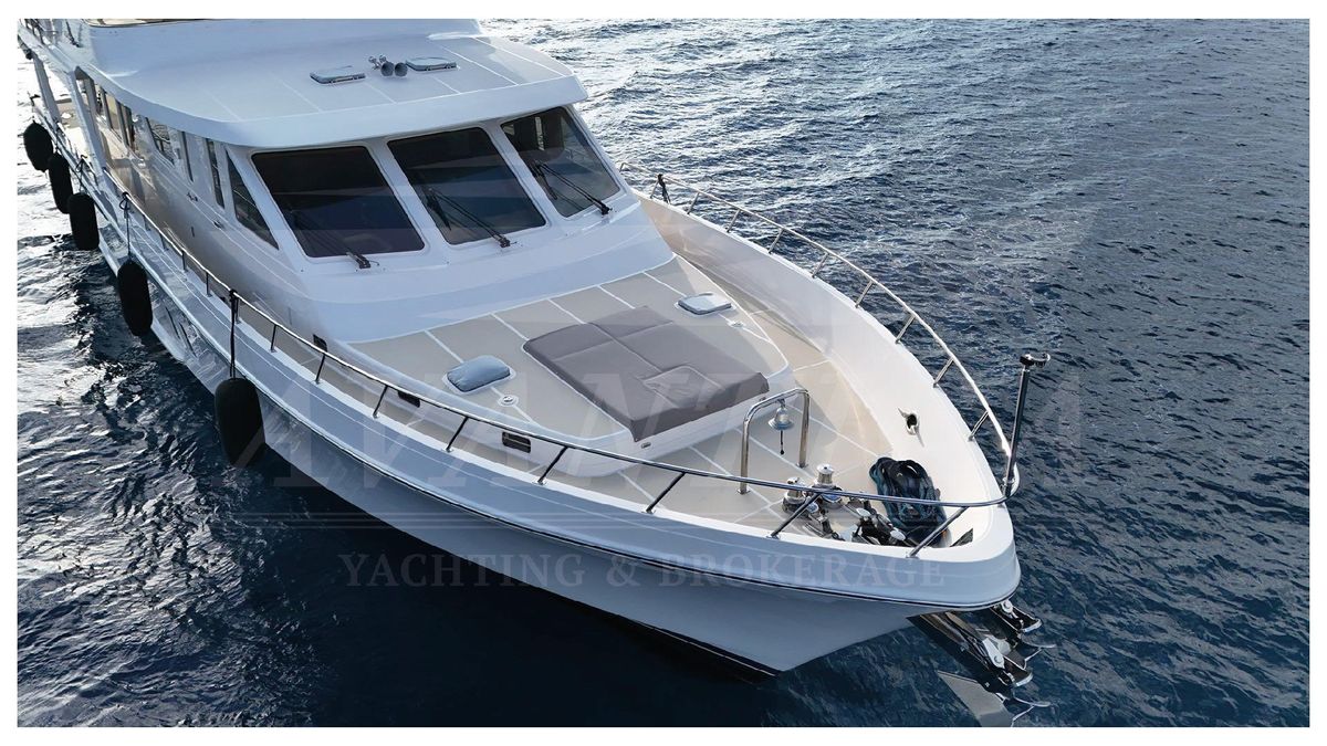 2017 Offshore Yachts 79 