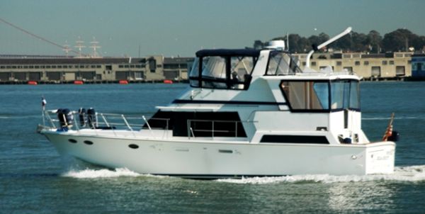 1987 Lien Hwa Cockpit Motoryacht