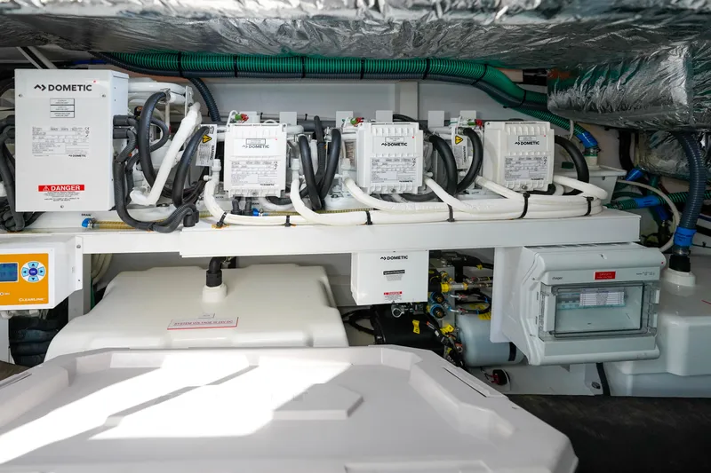 Making Time Yacht Photos Pics 2021 Princess F50- MAKING TIME- Engine room