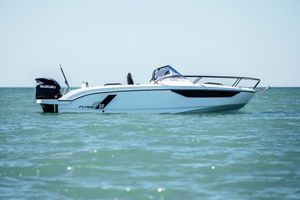 2023 Beneteau Flyer 8 Sundeck