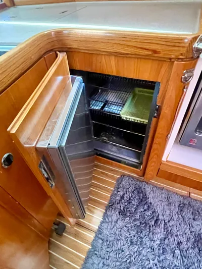 Tenacious Yacht Photos Pics 