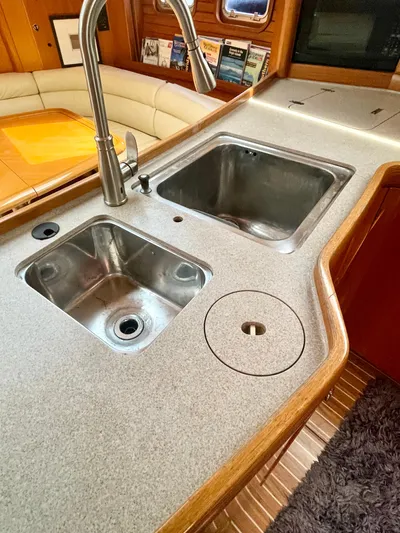 Tenacious Yacht Photos Pics 