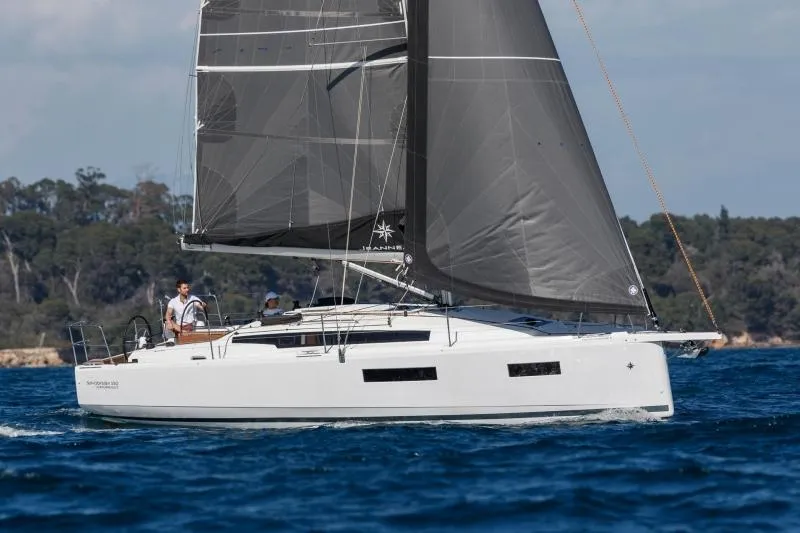  Yacht Photos Pics Manufacturer Provided Image