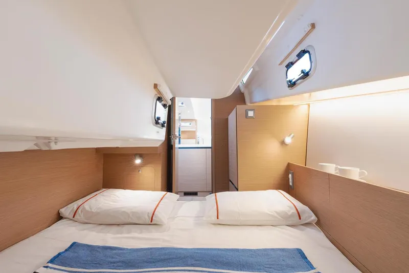  Yacht Photos Pics Manufacturer Provided Image