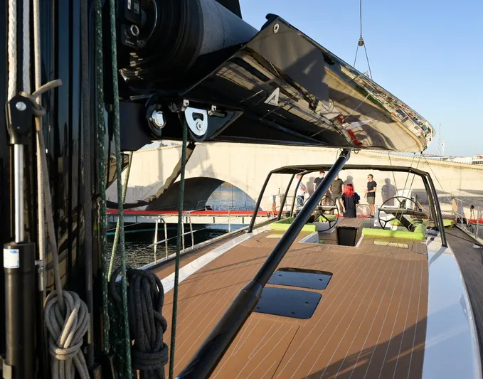 Storm Of London Yacht Photos Pics ICE70