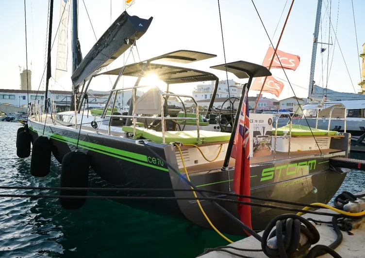 Storm Of London Yacht Photos Pics ICE70