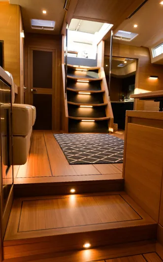 Storm Of London Yacht Photos Pics ICE70