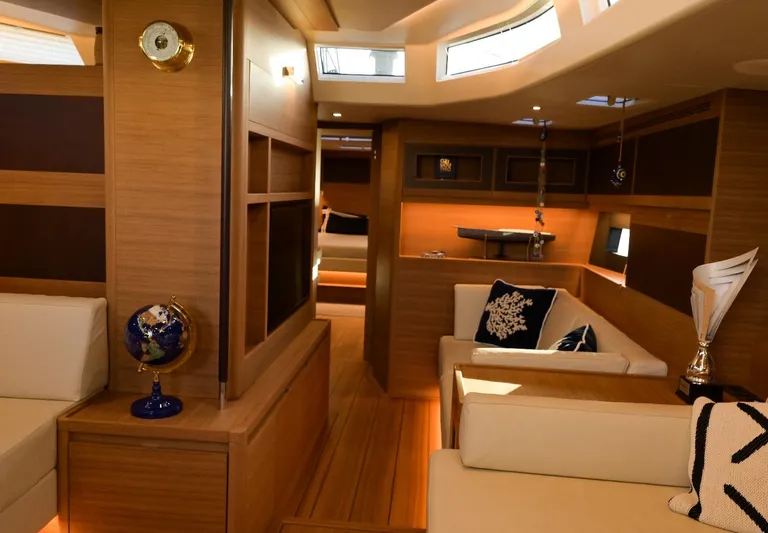 Storm Of London Yacht Photos Pics ICE70